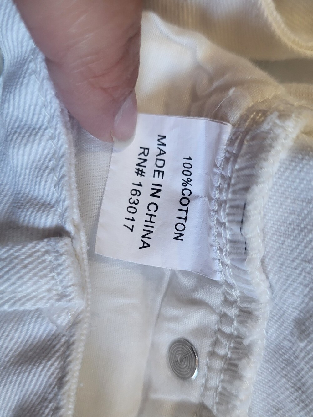 Princess Polly Distressed White Shorts Size 2 - Picture 6 of 6
